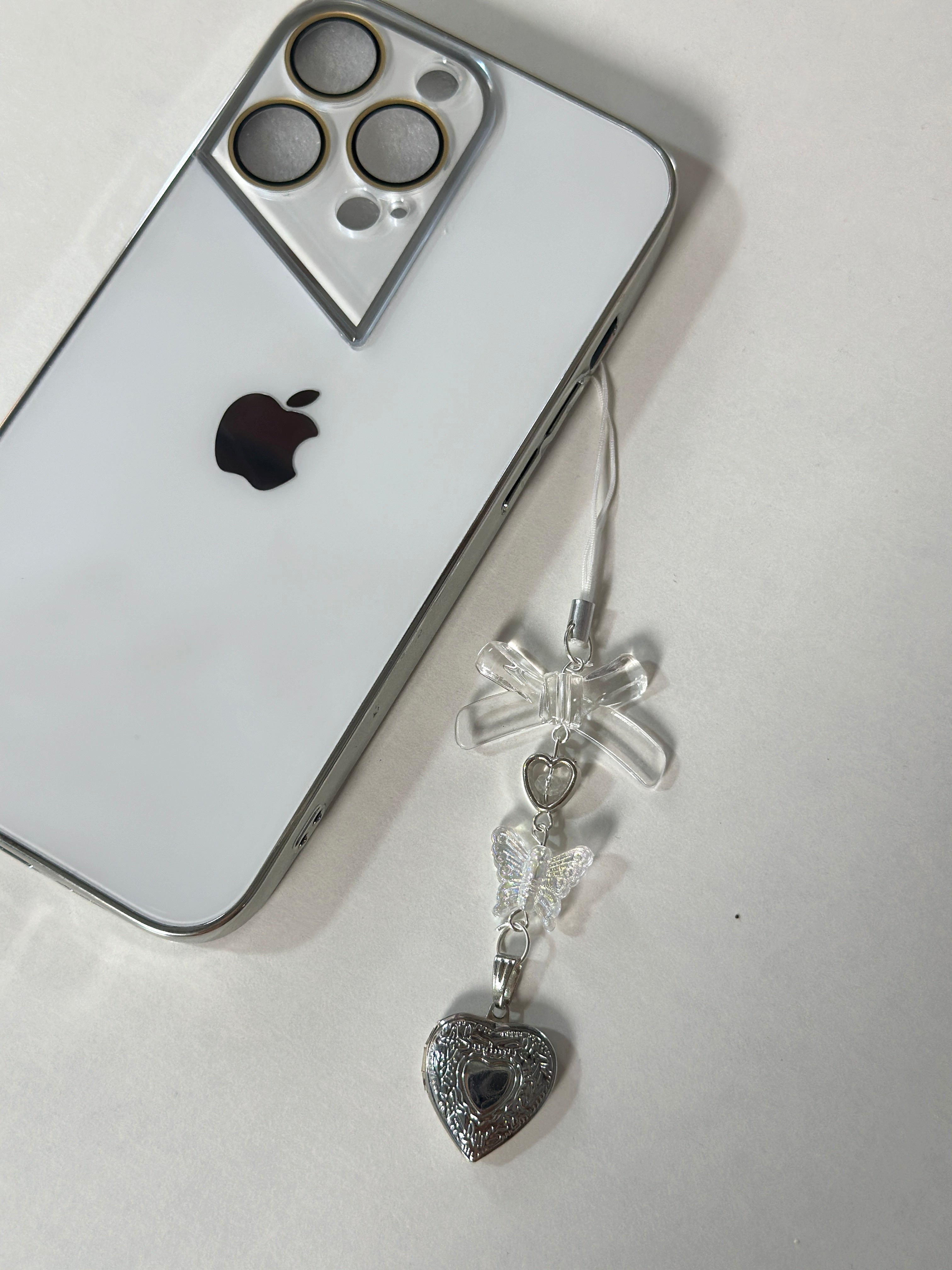 Openable heart phone charm