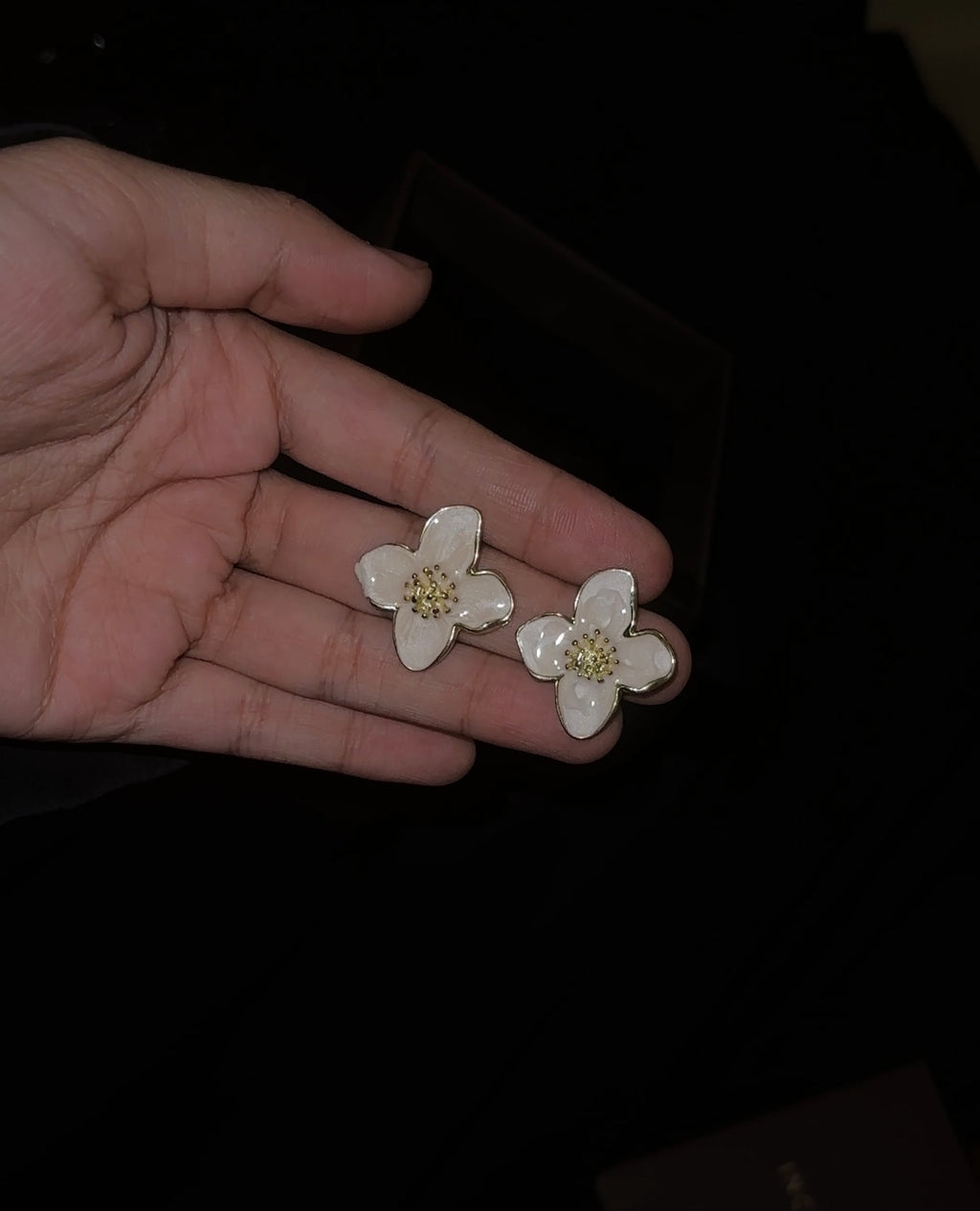 Daily wear earrings