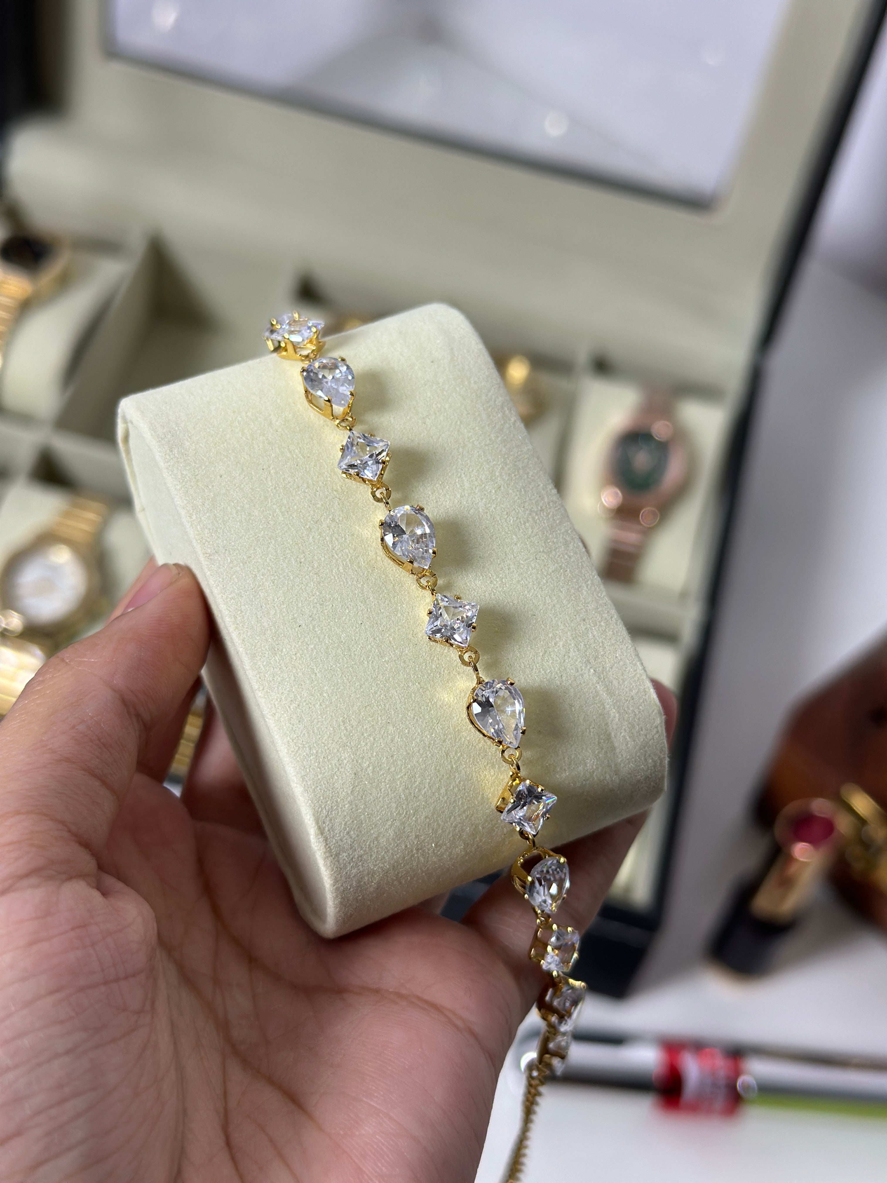 Anti tarnished diamond bracelet