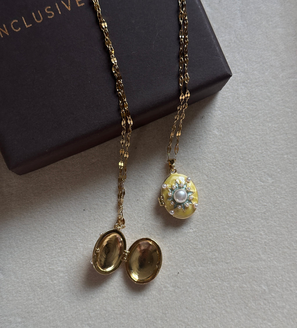 Dreamy photo locket