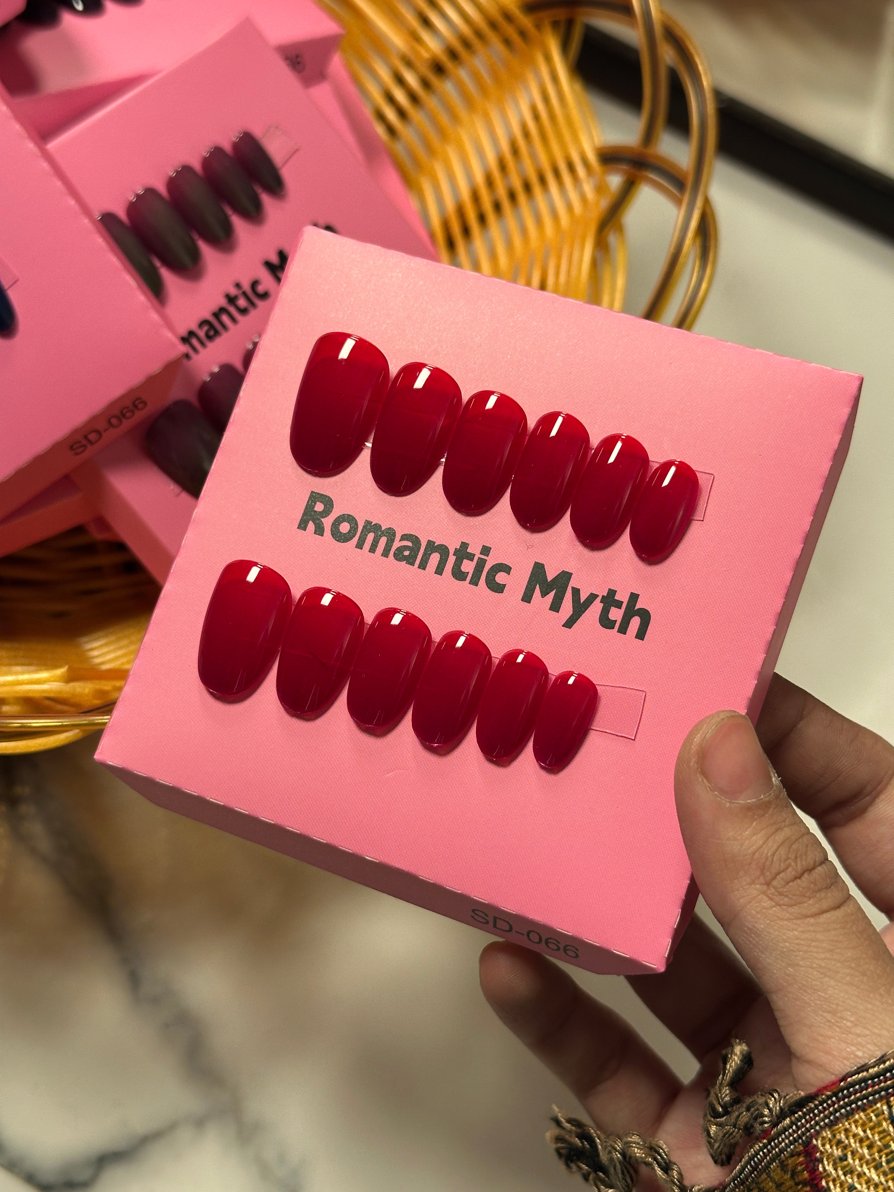 Glossy red press on nails