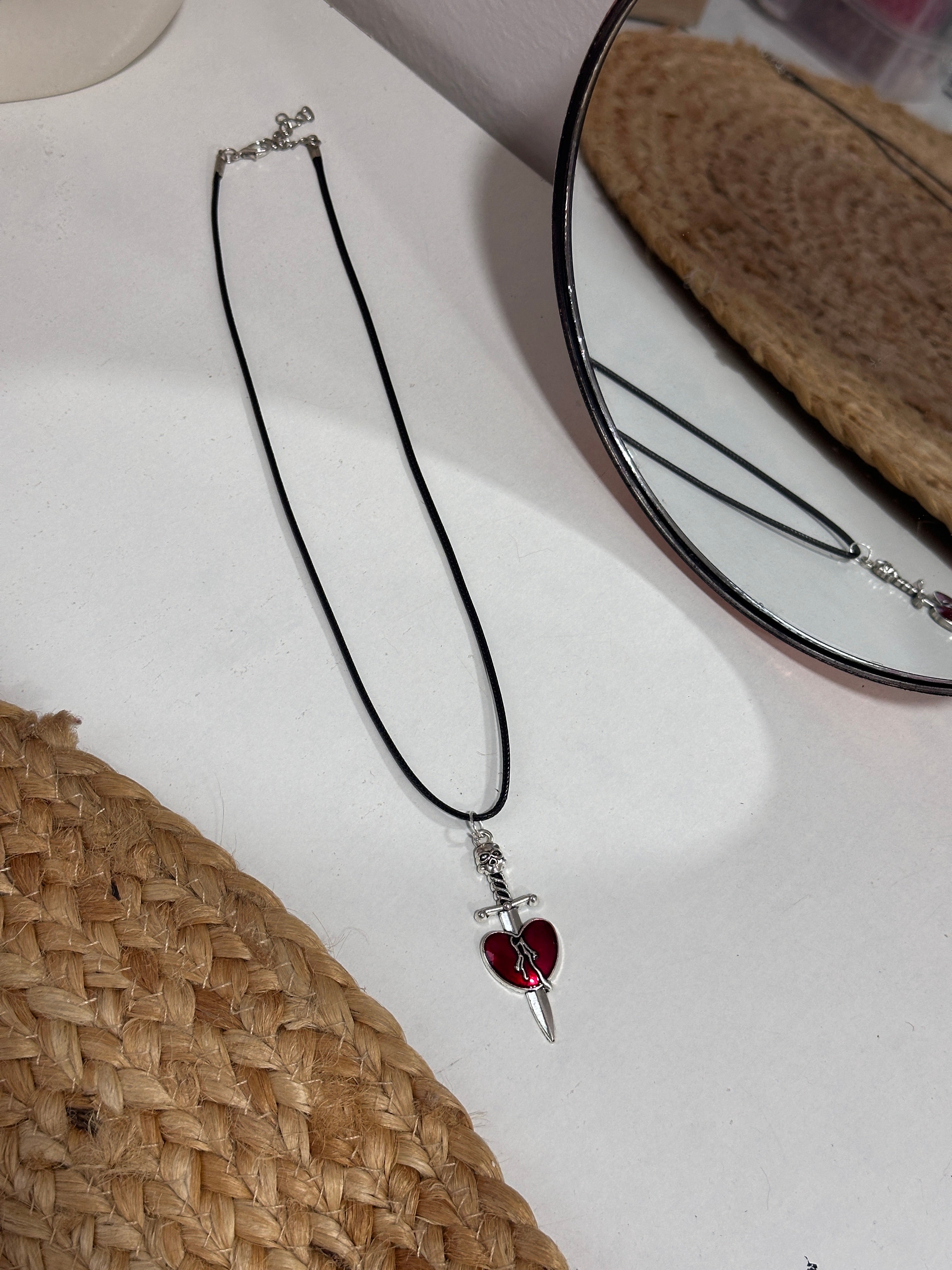 Love & war neckpeice