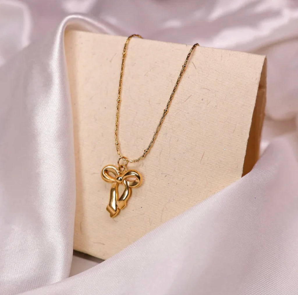 Bow necklace