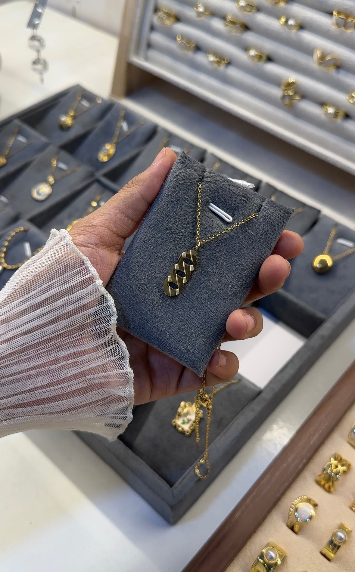 Anti tarnished necklace