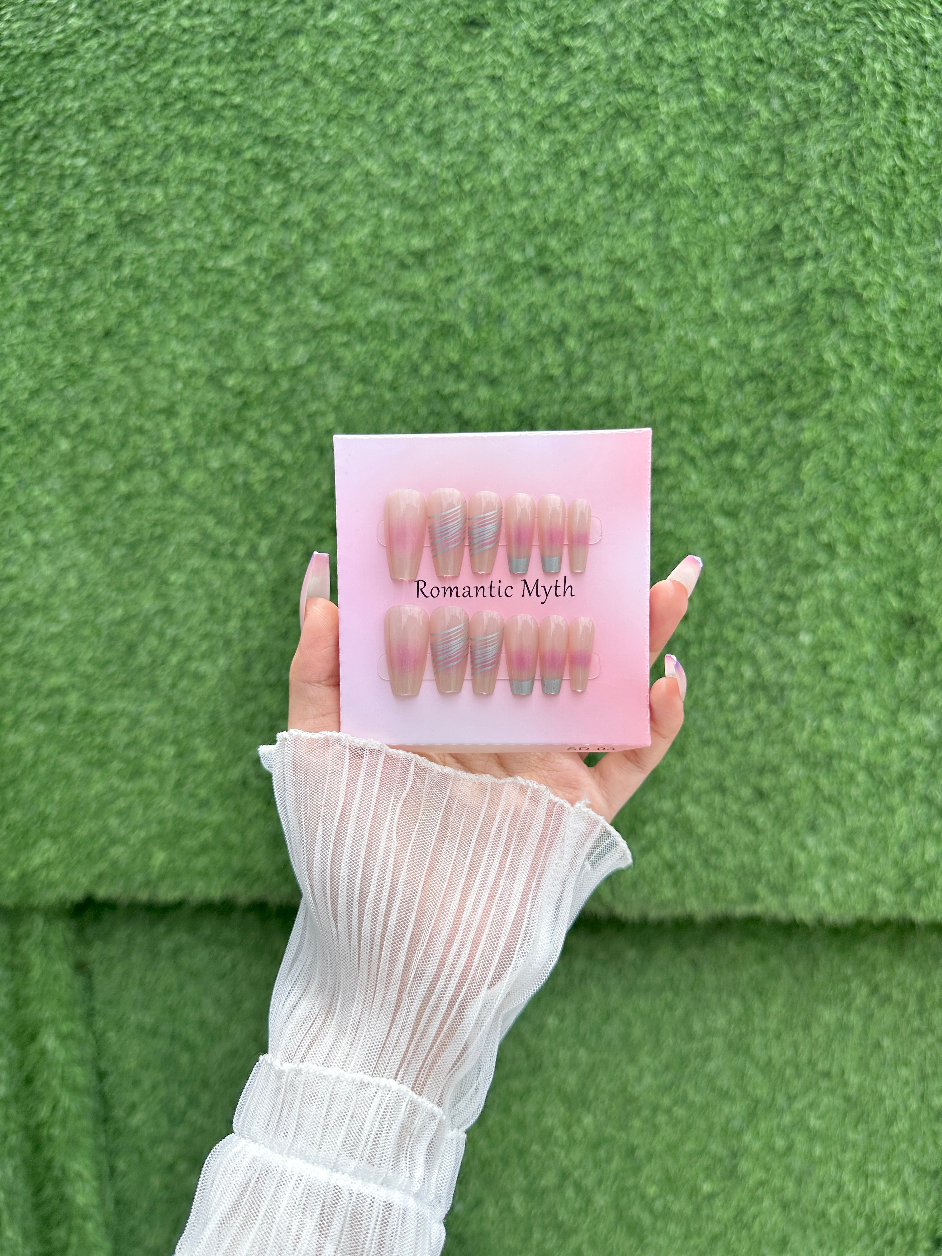 Nude pink glossy