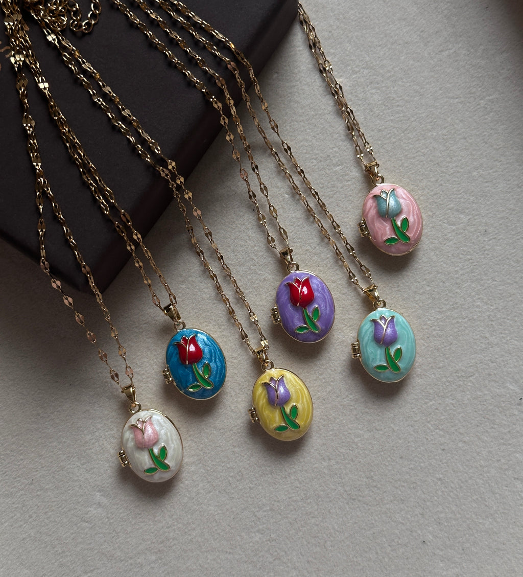 Flower photo locket