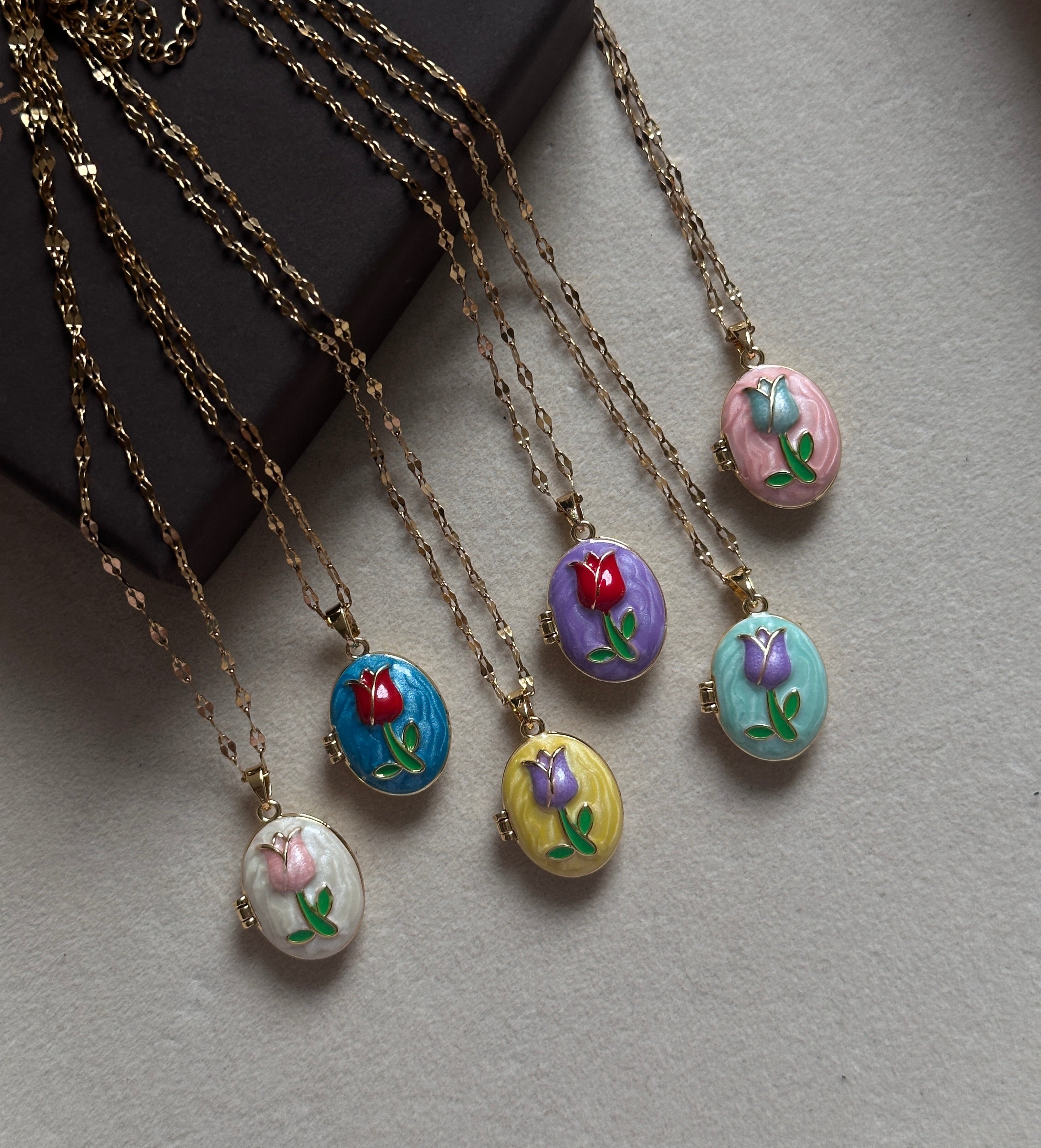 Flower photo locket