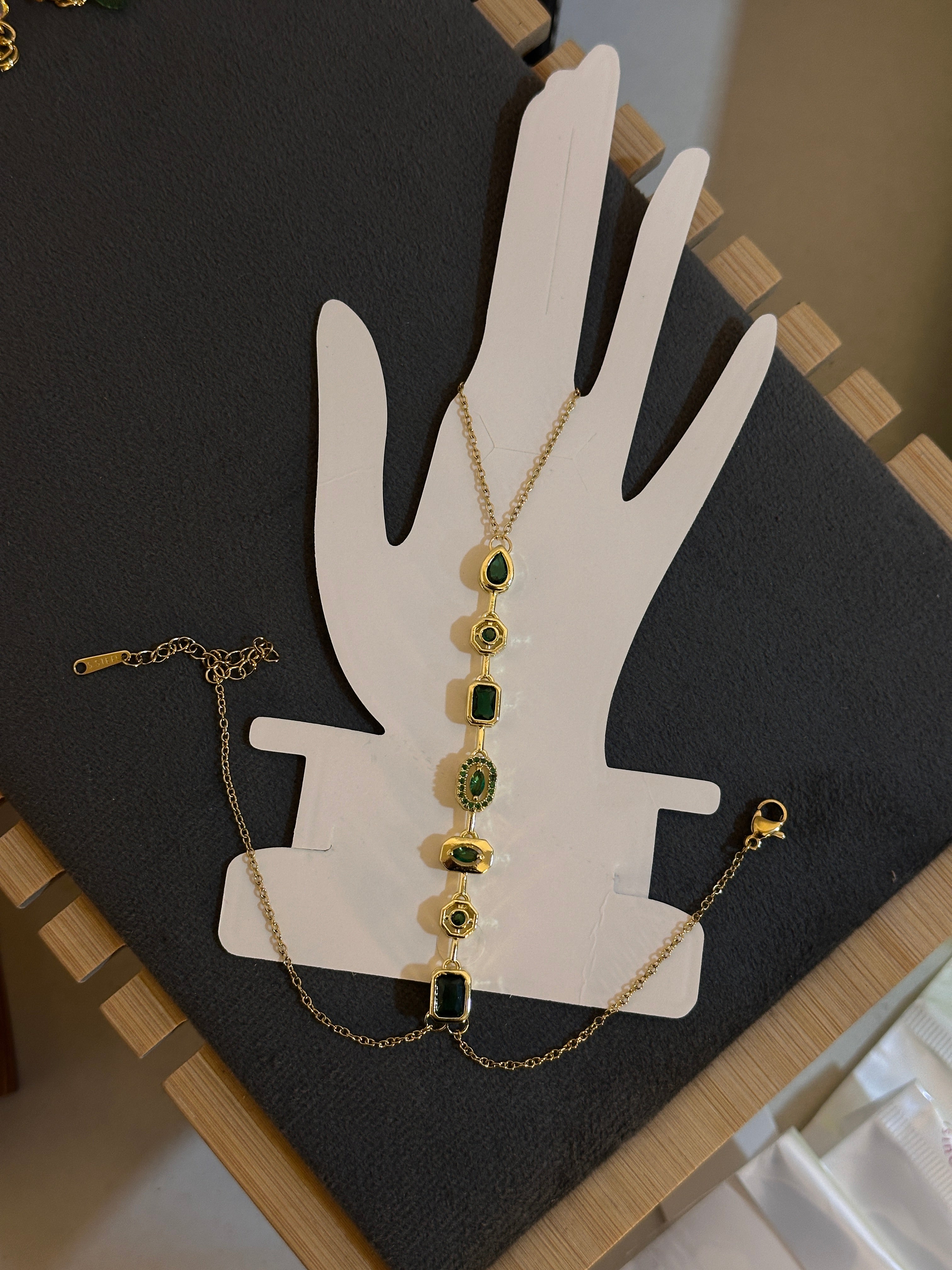 Emerald green Anti tarnished hand chain
