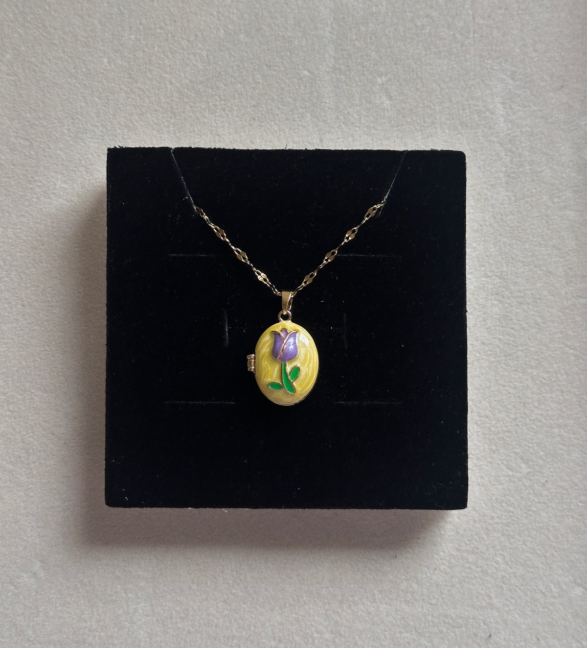 Flower photo locket
