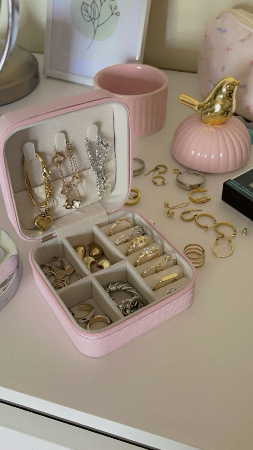 Pink jewellery organisers