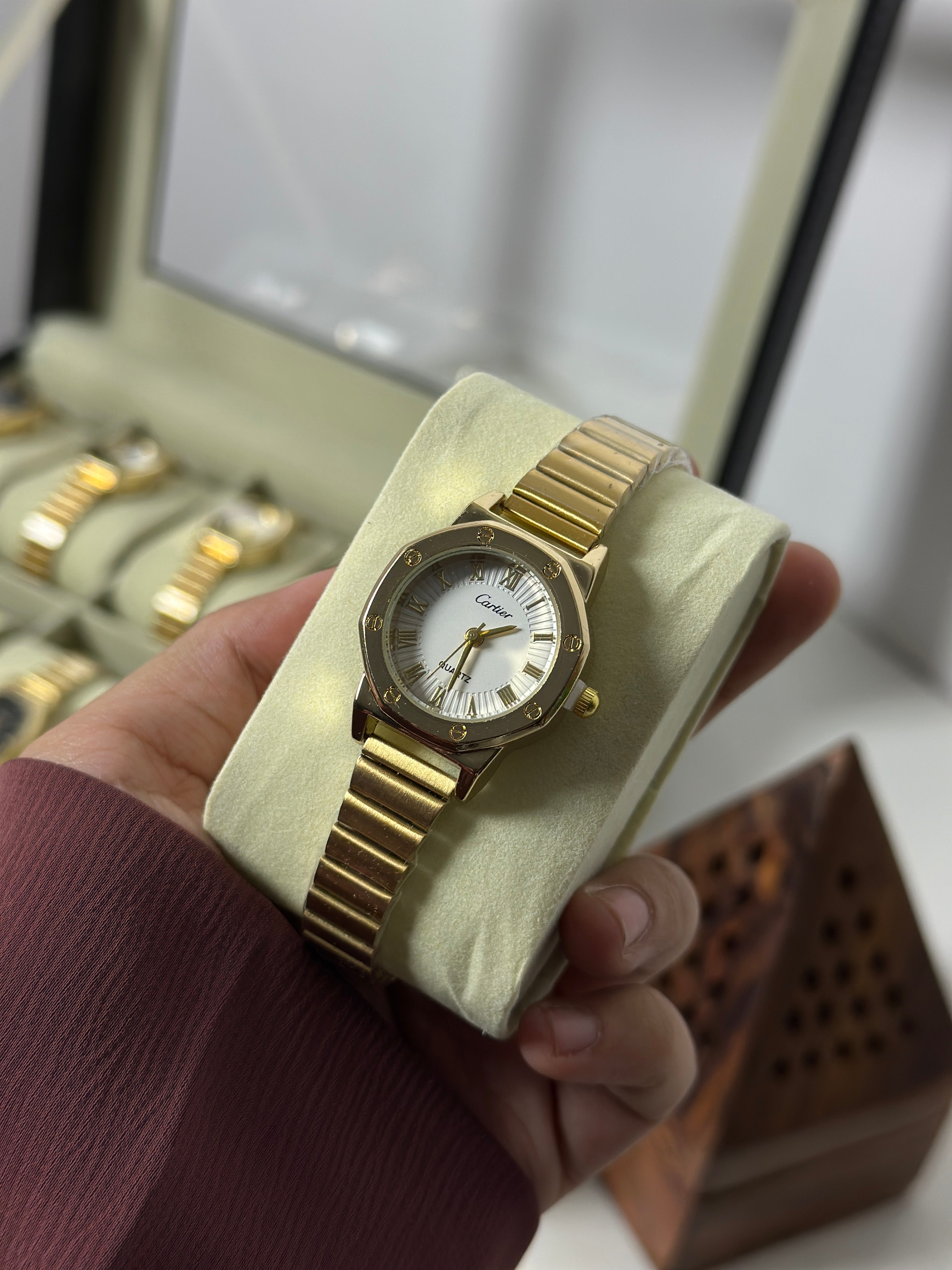 Anti tarnished premium watch