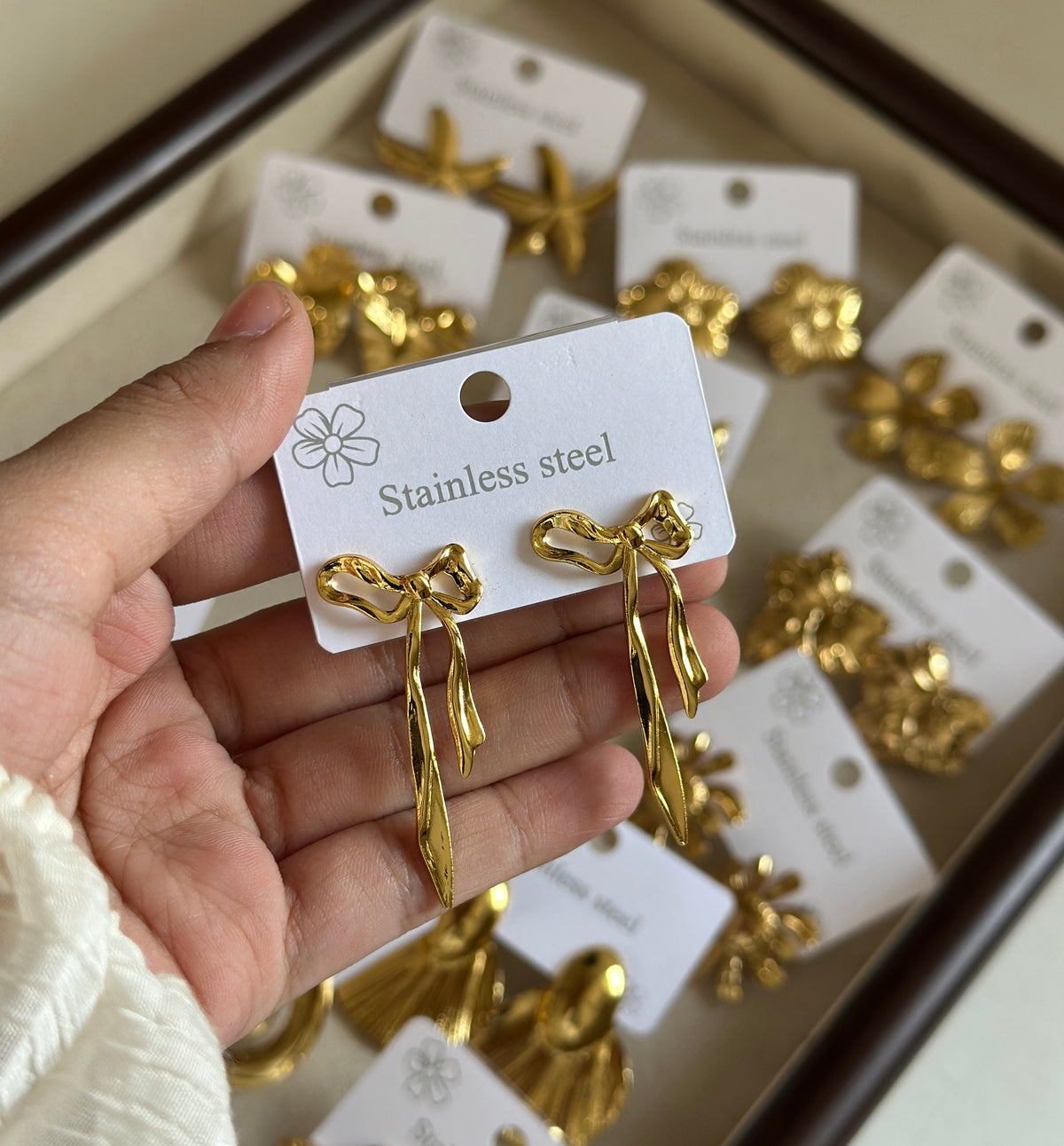 Bow earring