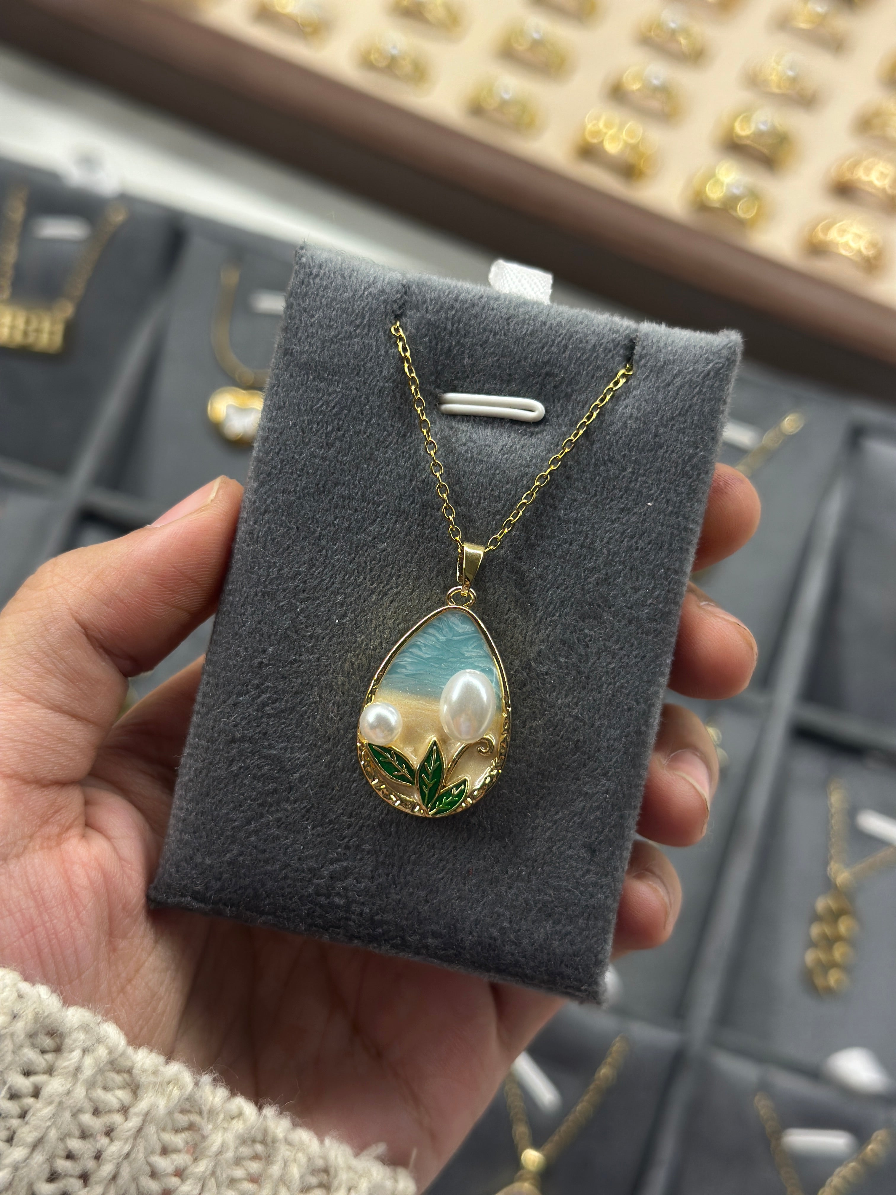 Anti tarnished neck peice