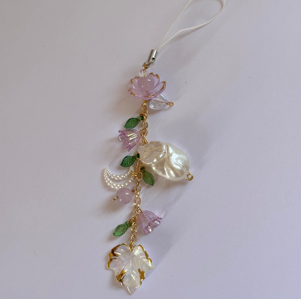 Leaf phone charm