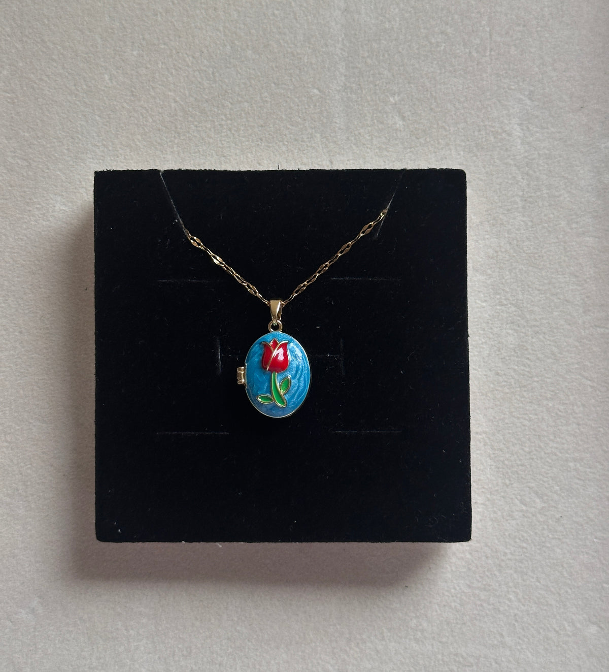 Flower photo locket