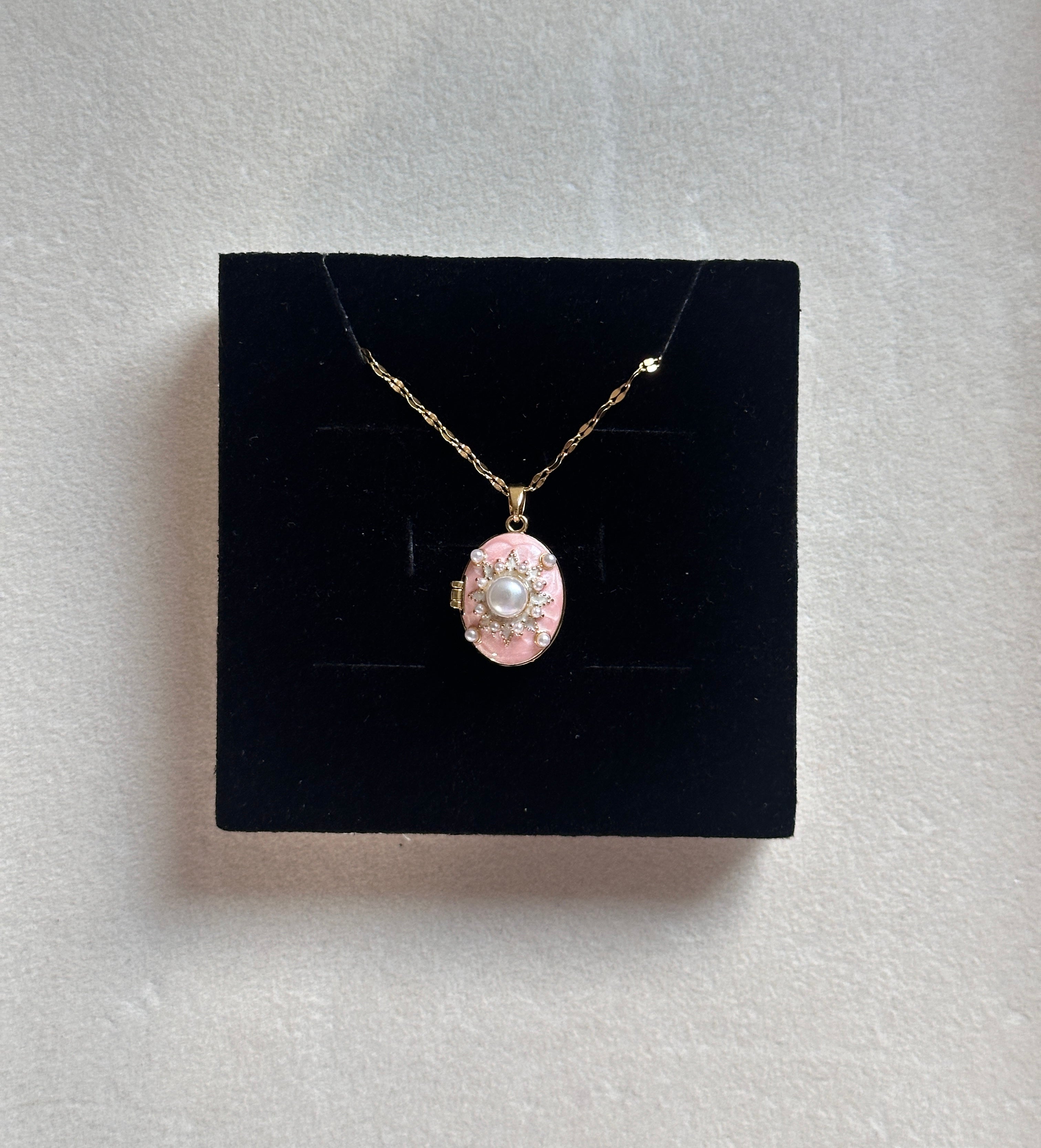 Dreamy photo locket