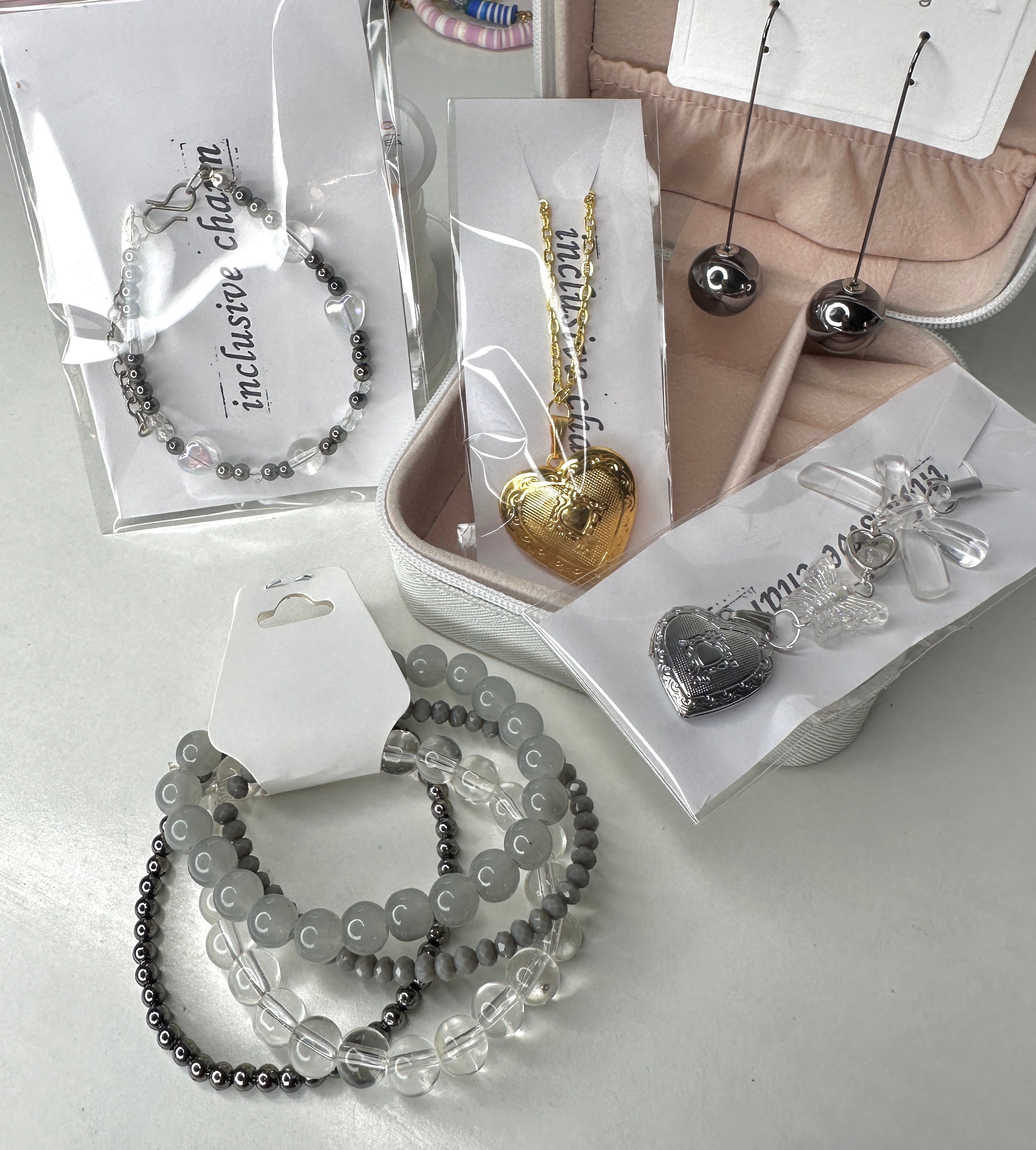 Grey hamper