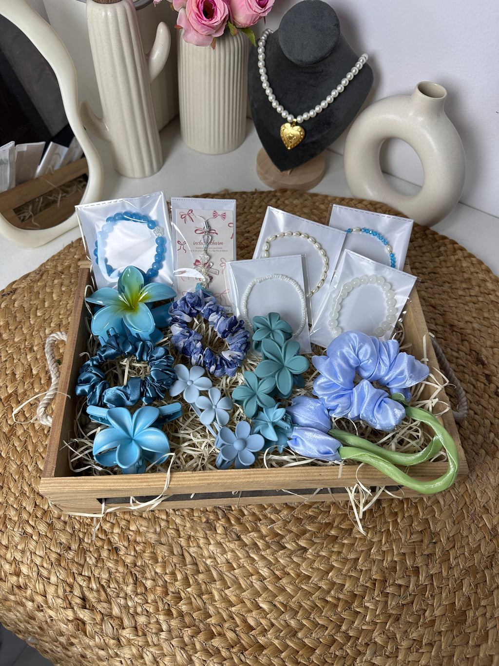 Blue hamper