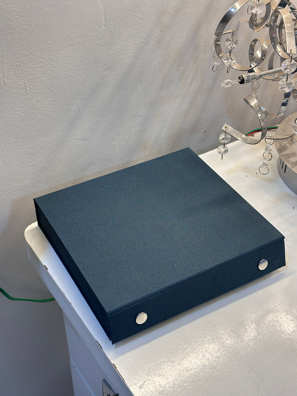 Earring organiser with mirror