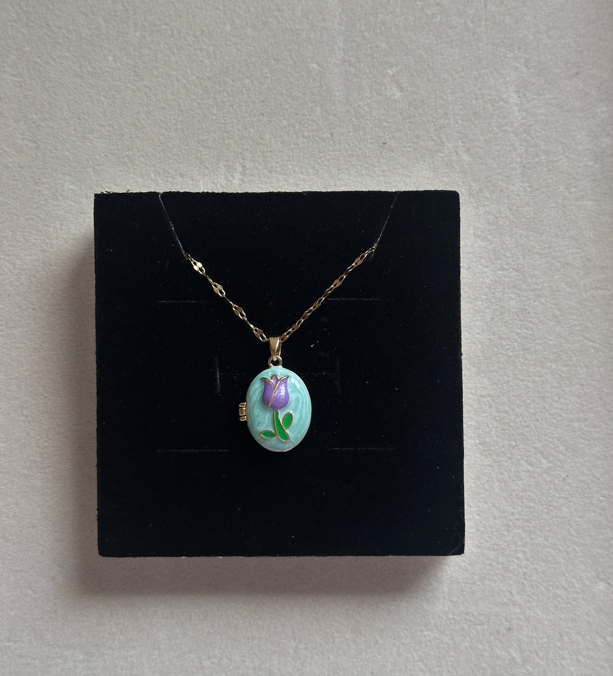 Flower photo locket