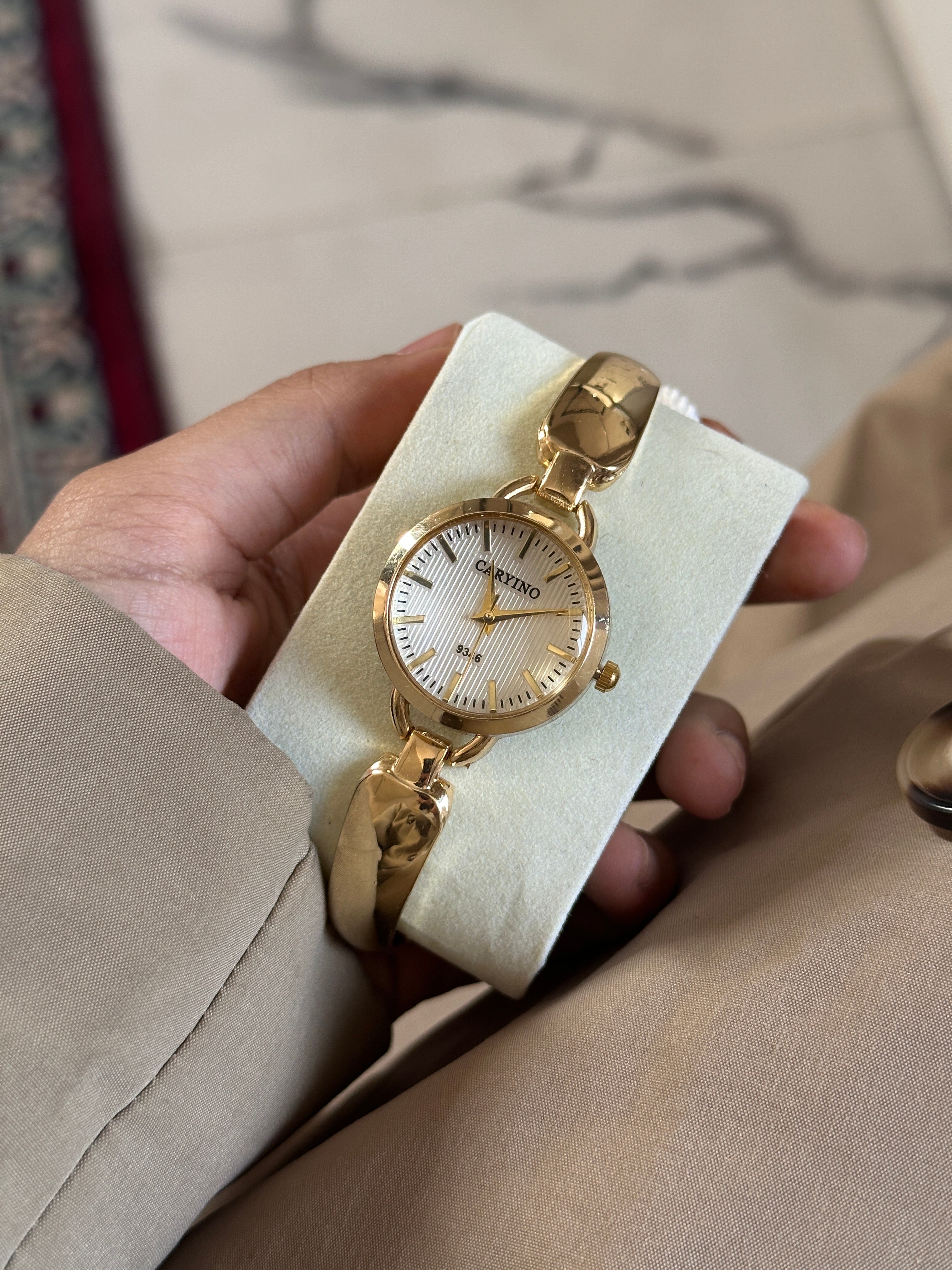 Old money gold white watch