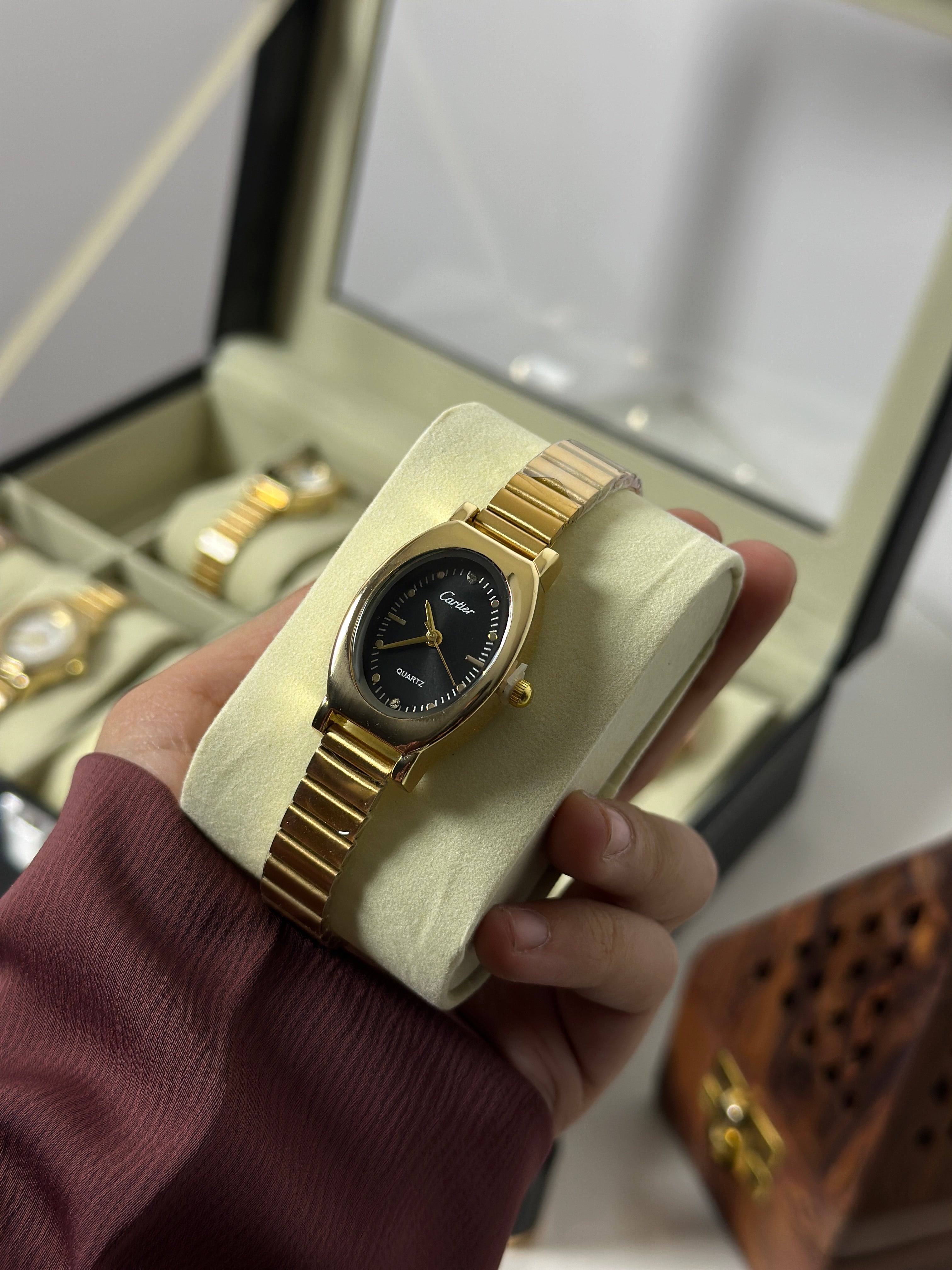 Anti tarnished premium watch